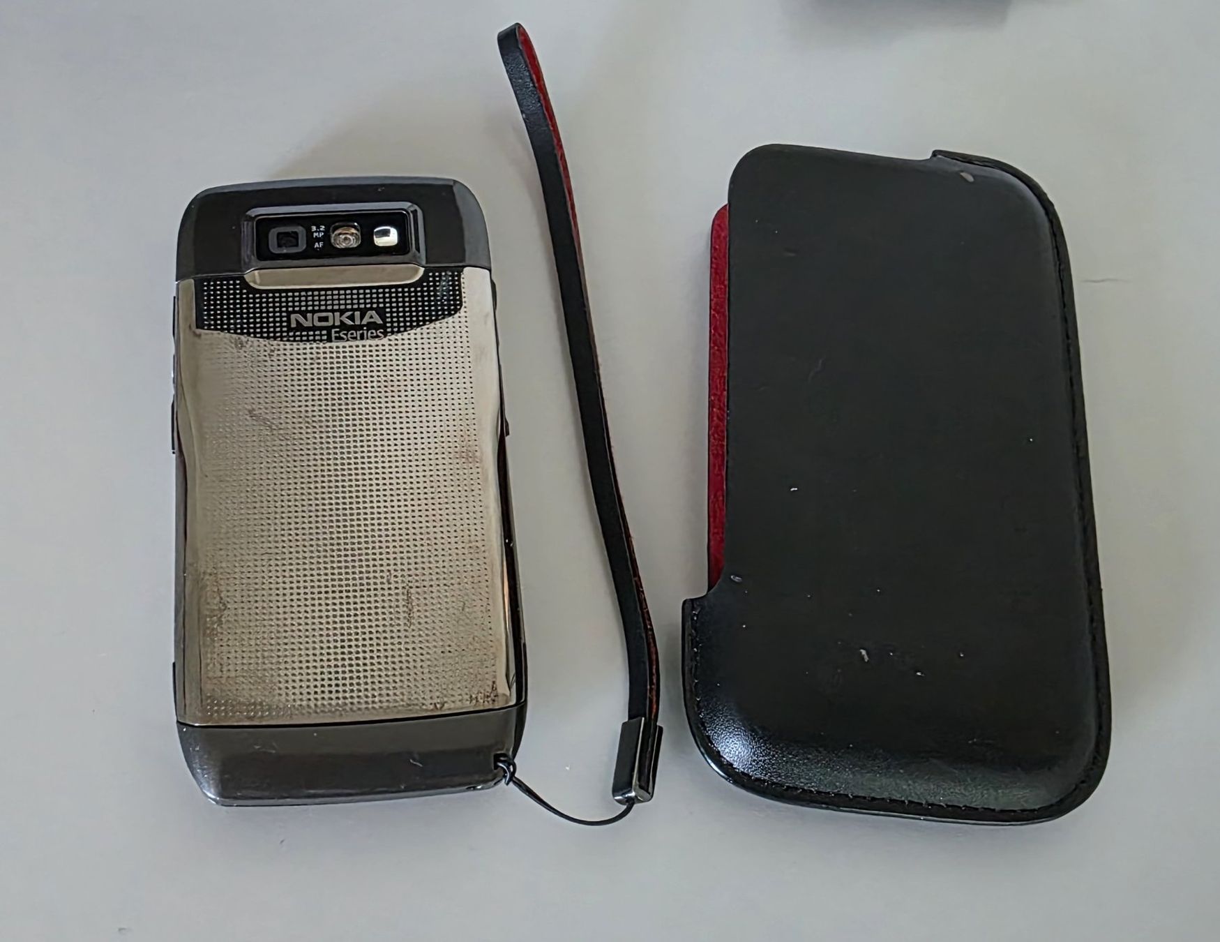 Nokia Portables: Kulthandy Nokia E71 – D'occasion à Hüttlingen par darkir 3