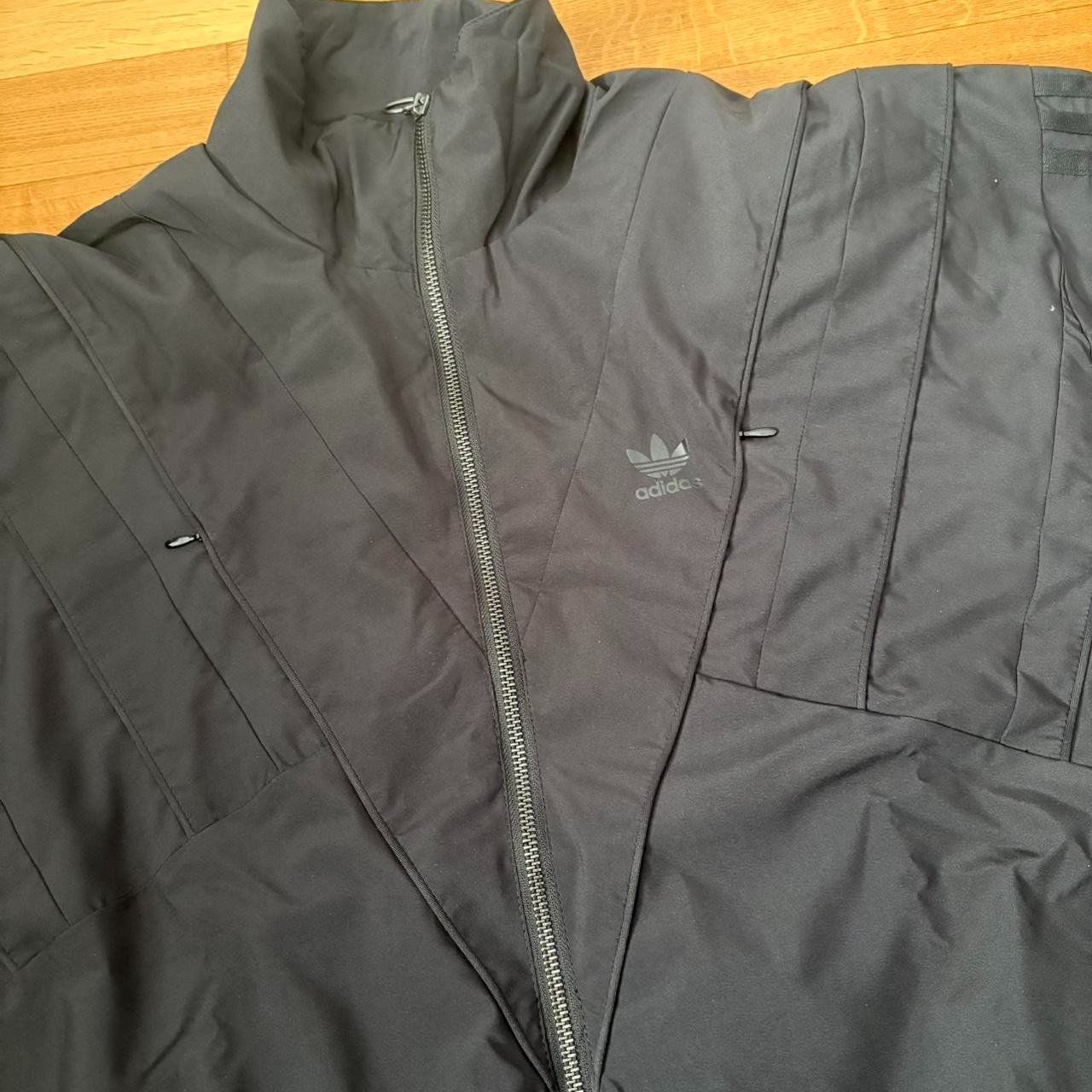 Adidas Jacken: adidas jacke schwarz – Gebraucht aus Matten b. Interlaken von anisacorner 1