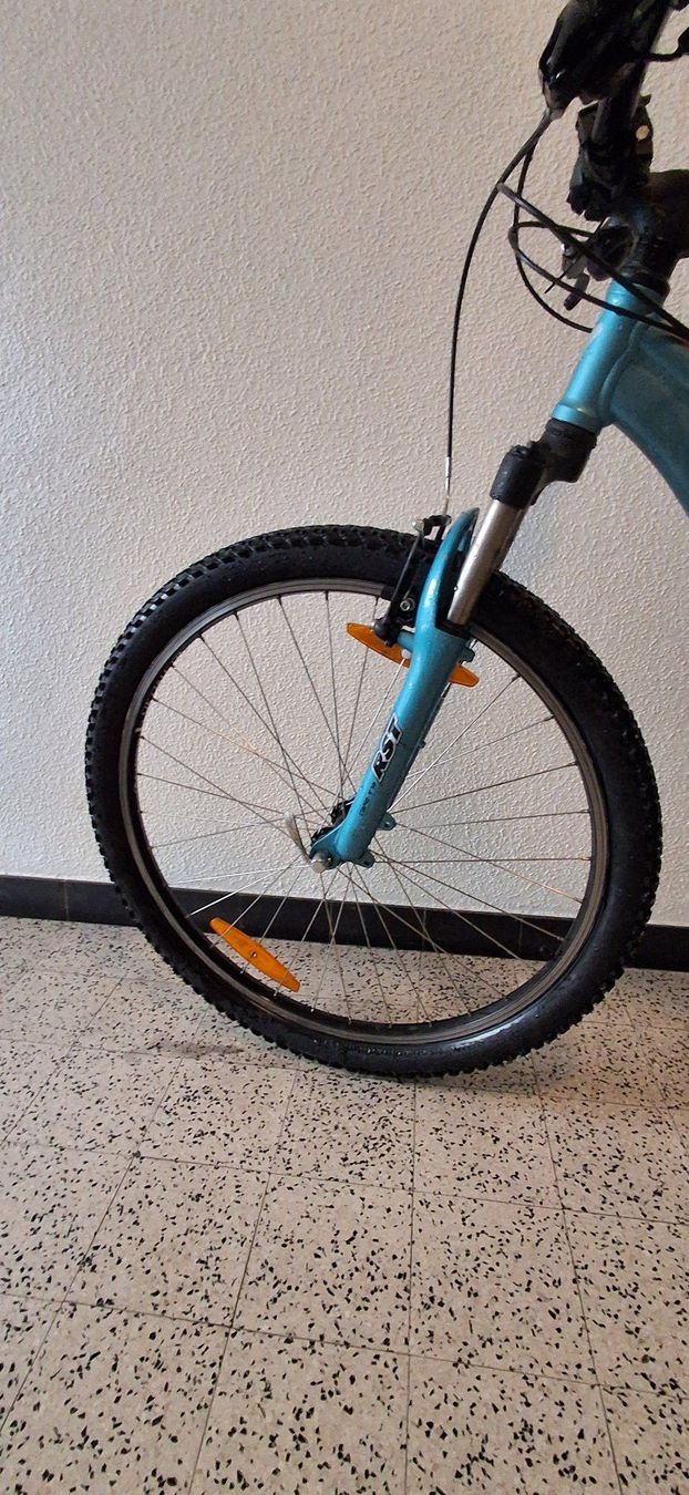 Specialized Biciclette: Mountainbike Specialized Hardrock blau – Usato da Bern venduto da KavIndustries 5