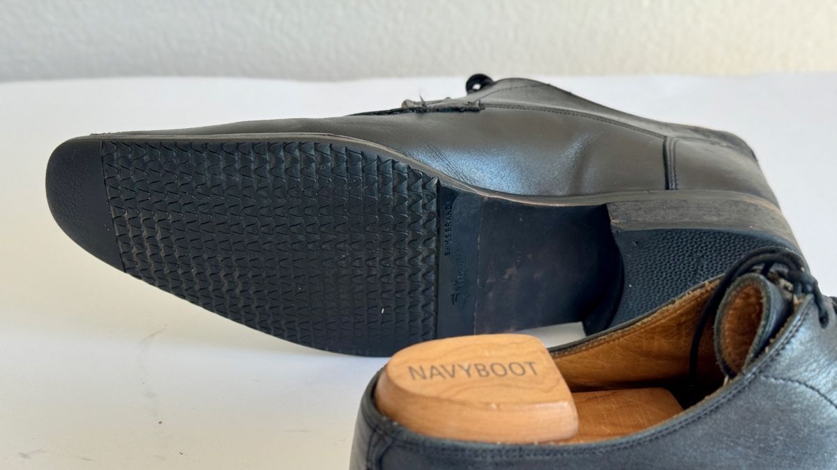 Navyboot Scarpe da uomo: Navyboot Herrenschuhe Gr. 41 Schwarz – Usato da Fraubrunnen venduto da Agerry 1