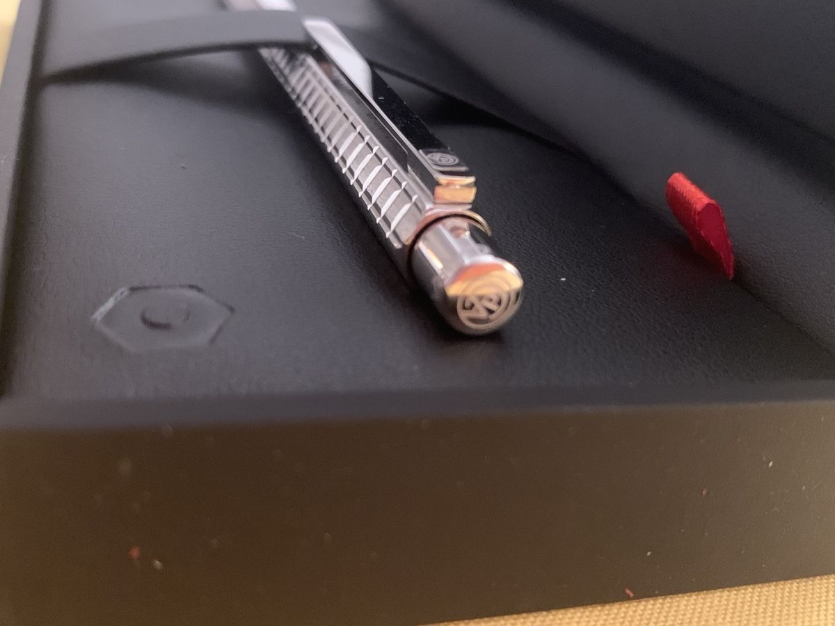 Caran D'Ache Penna & Evidenziatori: Caran d'Ache Hexagonal Collection Pen – Nuovo (secondo la descrizione) da Lugano venduto da Edera49 3