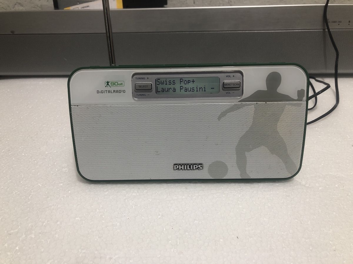 Philips Lettore multimediale portatile: Portable Radio FM-Dab+  Philips AE901 – Usato da Biel-Bienne venduto da alos07