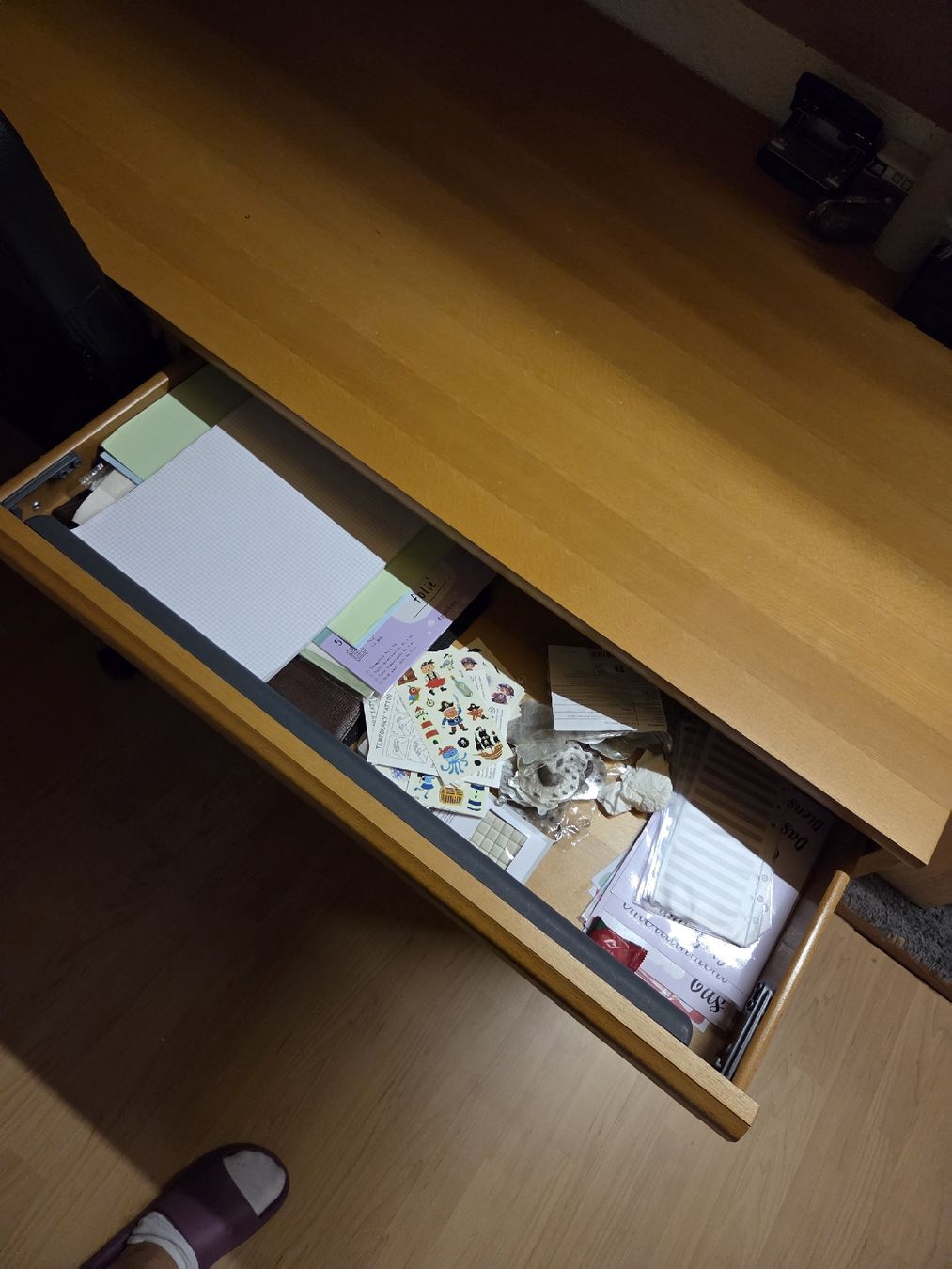 Schreibtische: Schreibtisch mit Schubladen – Gebraucht aus Schlatt ZH von Laedi0806 1