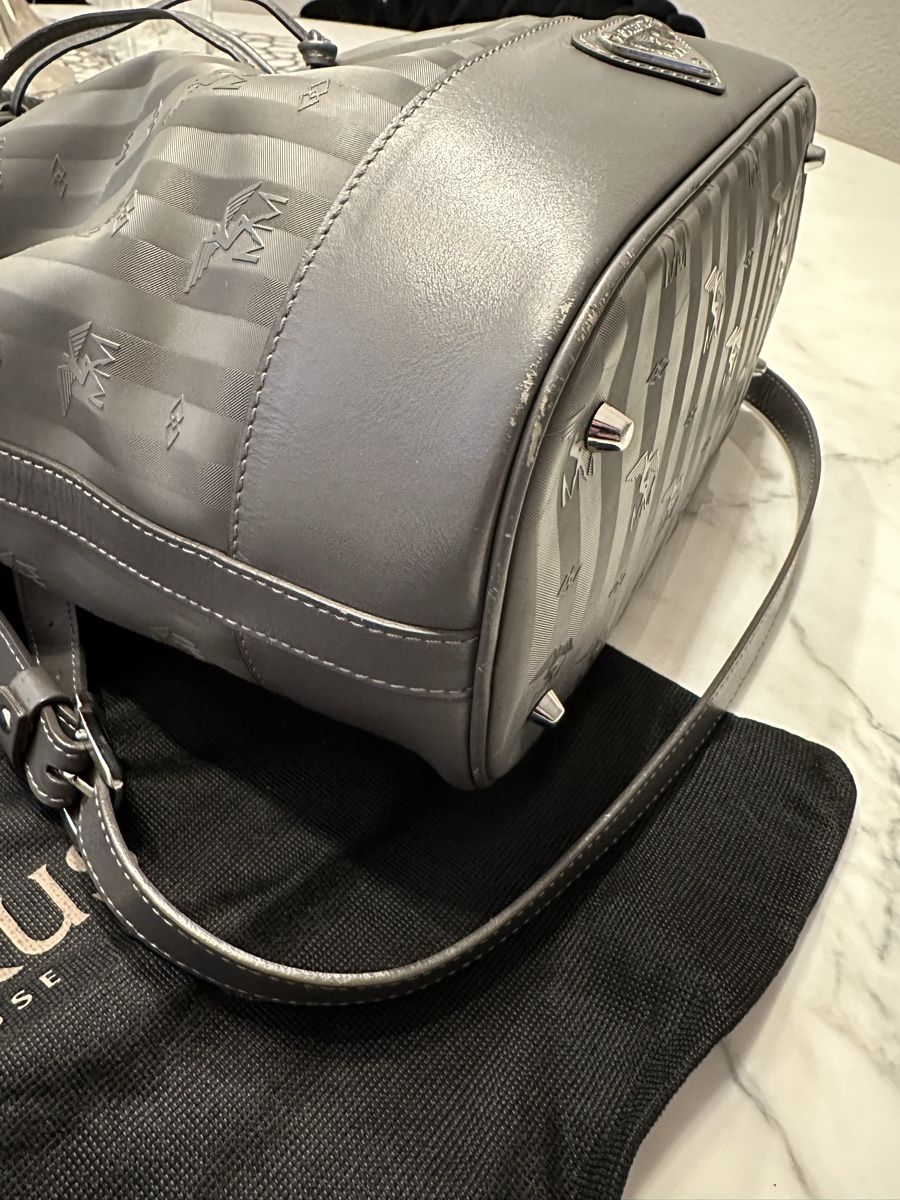 Maison Mollerus Taschen für Damen: Maison Mollerus Beuteltasche „Niesen“ – Gebraucht aus Bülach von leide_29 6