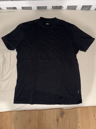 T-shirt noir taille L