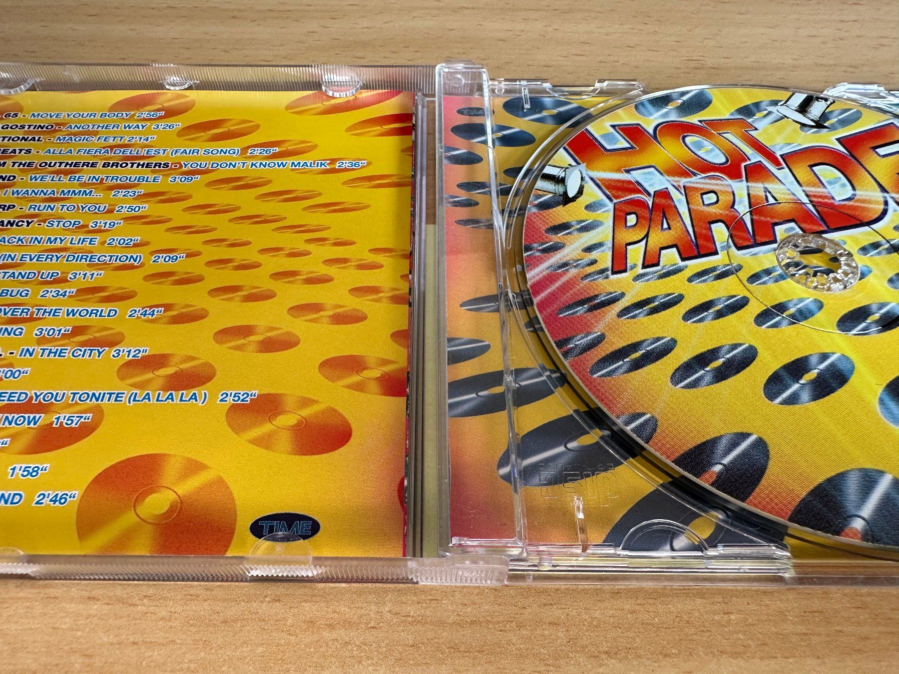 CD: Various – Hot Parade – Usato da Rikon im Tösstal venduto da Alpenmutz 2