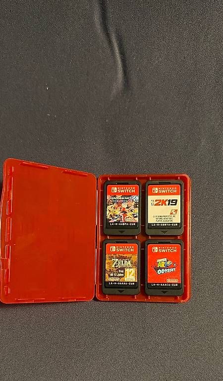 Konsolen: Nintendo Switch Games and Case – Gebraucht aus Rüschlikon von mar_d7sp 1