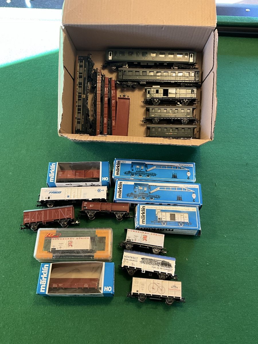 Märklin Modelleisenbahnen: Marklin HO Konvolut: Waggons – Gebraucht aus Reichenbach i. K. von Muus4