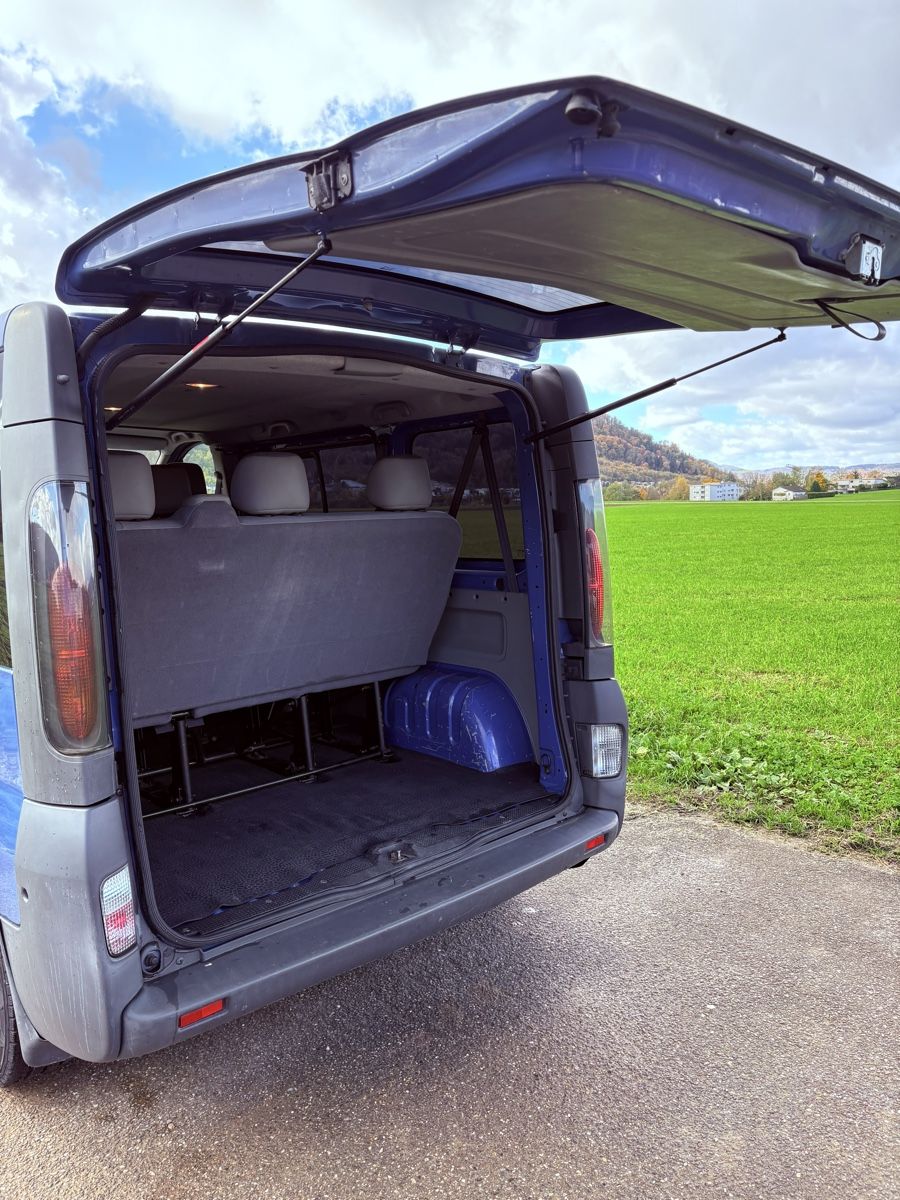 Opel Automobili: Opel Vivaro 9 Plätzer AUTOMAT – Usato da Zürich venduto da Jes_4 6