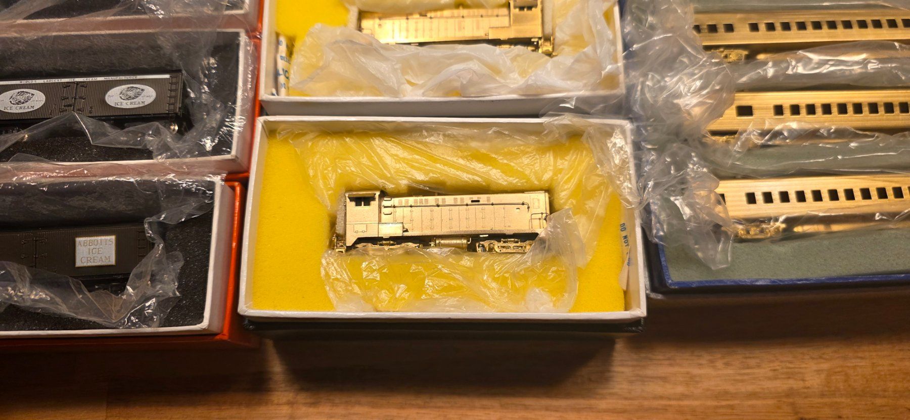 Modellini di ferrovie: Spur N messing sammlung lokomotiven/wagen – Usato da Hochfelden venduto da Danizh0 3