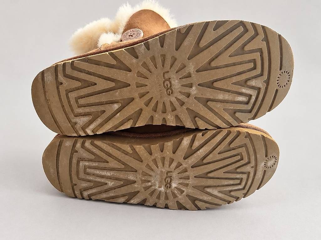 Damenschuhe: UGG Bailey Button Boots, braun, Grösse 37 – Gebraucht aus Eggersriet von gsc_w7lk 2