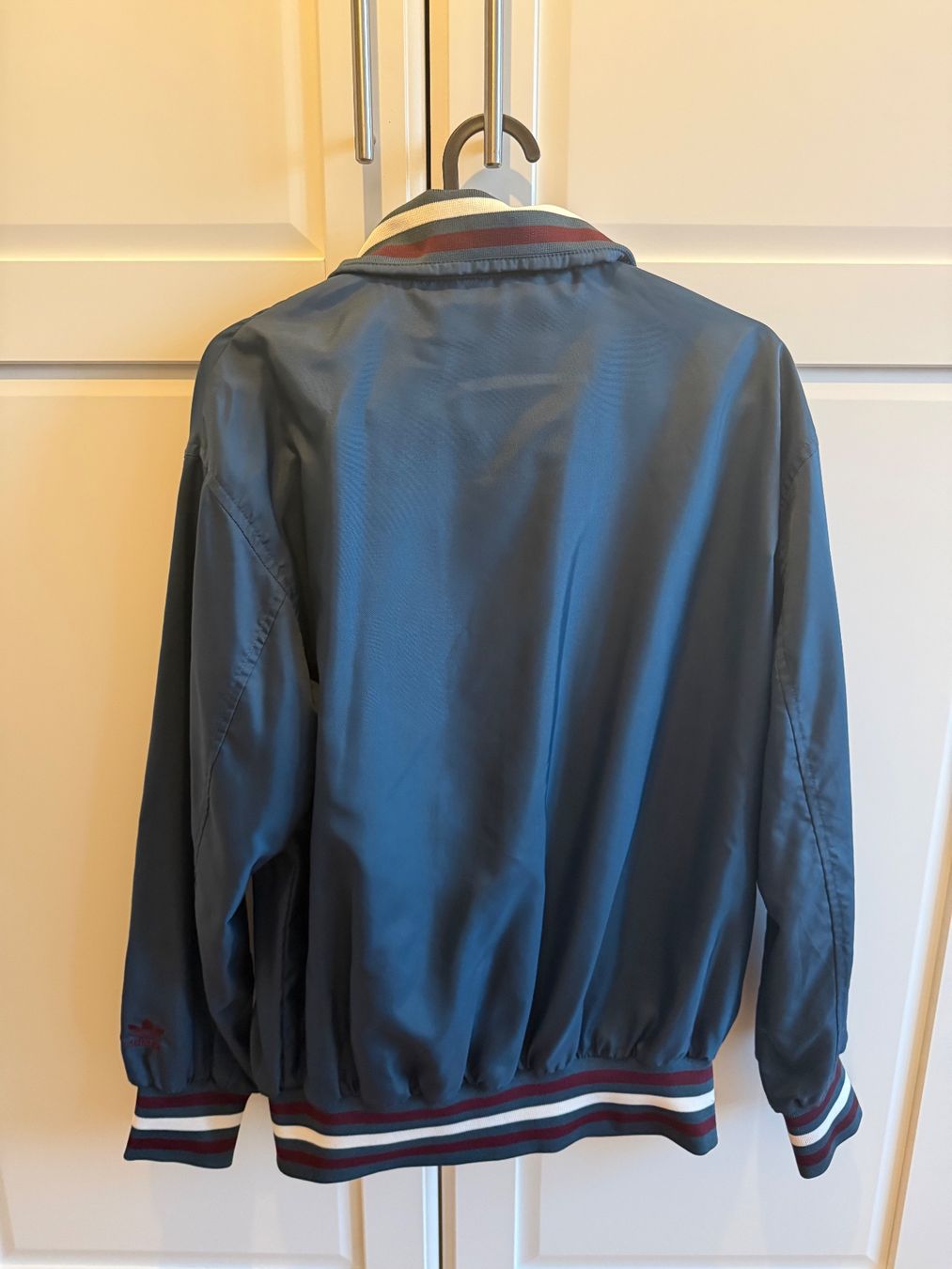 Adidas Giacche: ADIDAS BOMBERJACKE "3 STRIPES" BLAU GR. 34 – Nuovo (secondo la descrizione) da Bern venduto da epu_vp75 4