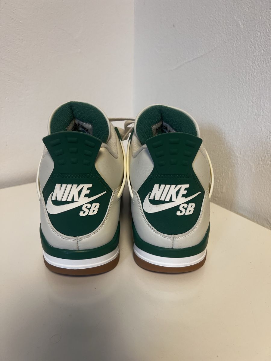 Jordan Chaussures hommes: Jordan 4 SB Pine Green – Neuf avec emballage d'origine à Hägglingen par jes_9psg 1