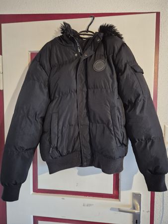 Winterjacke Closure London schwarz Grösse M guter Zustand