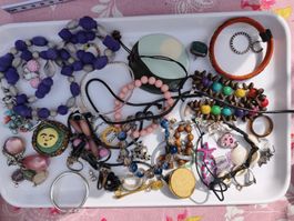 Bastel Schmuck Konvolut, Armbänder, Ketten, Ringe, Broschen