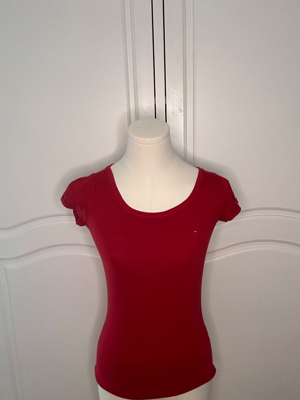 Tommy Hilfiger T-Shirts: Hilfiger Shirt xs – Gebraucht aus Pfaffhausen von Klaras_second_hand