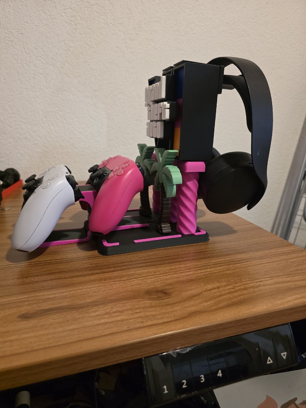 Spiele: GTA VI Controller & Headset Halterung Personalisiert – Neu (gemäss Beschreibung) aus Aigle von MagieFusion_3D 6