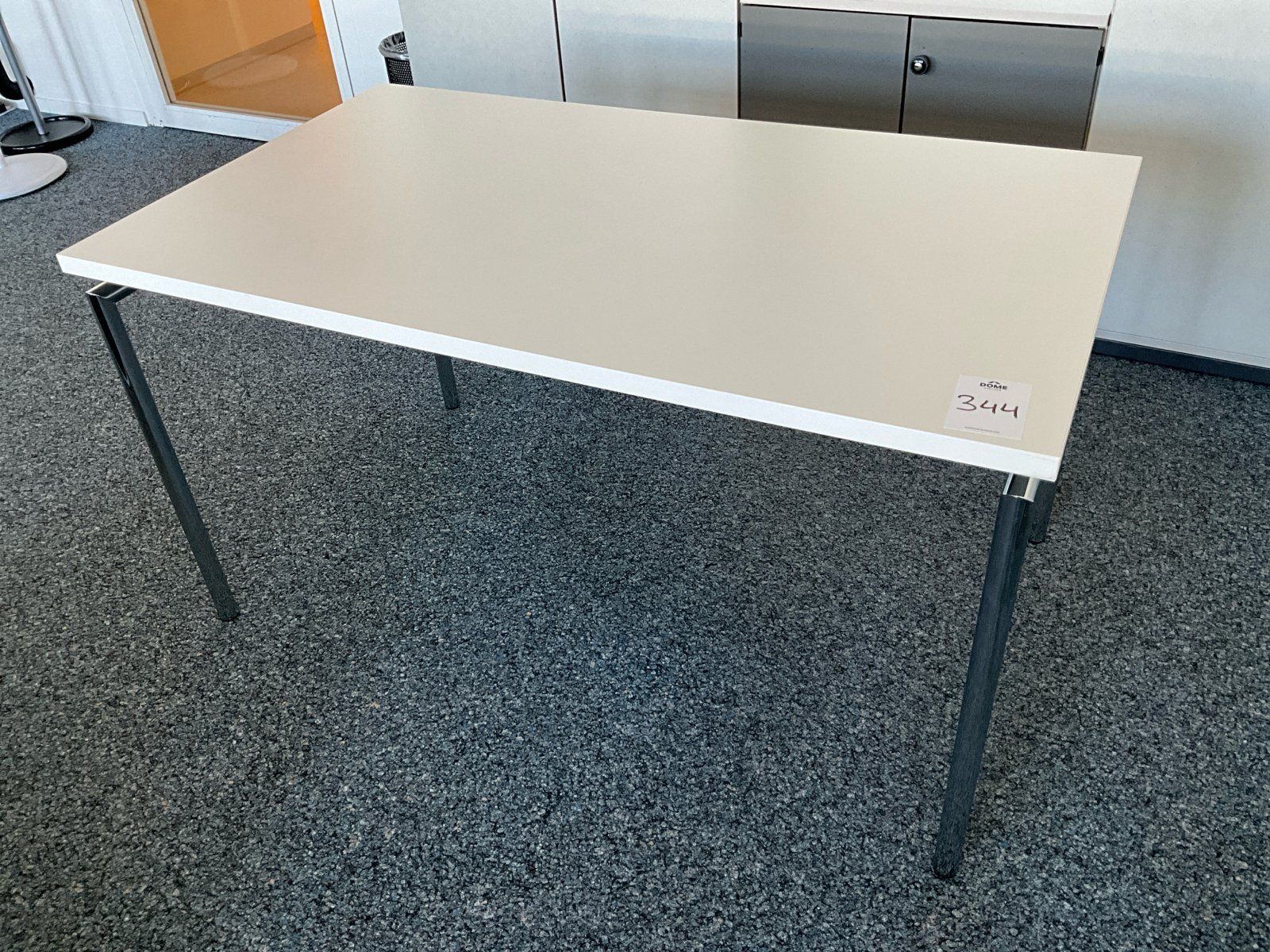 Bureaux: Tisch – D'occasion à Zürich par PIPM_Switzerland