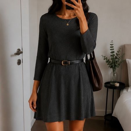 Graues Strickkleid mit 3/4 Ärmeln -