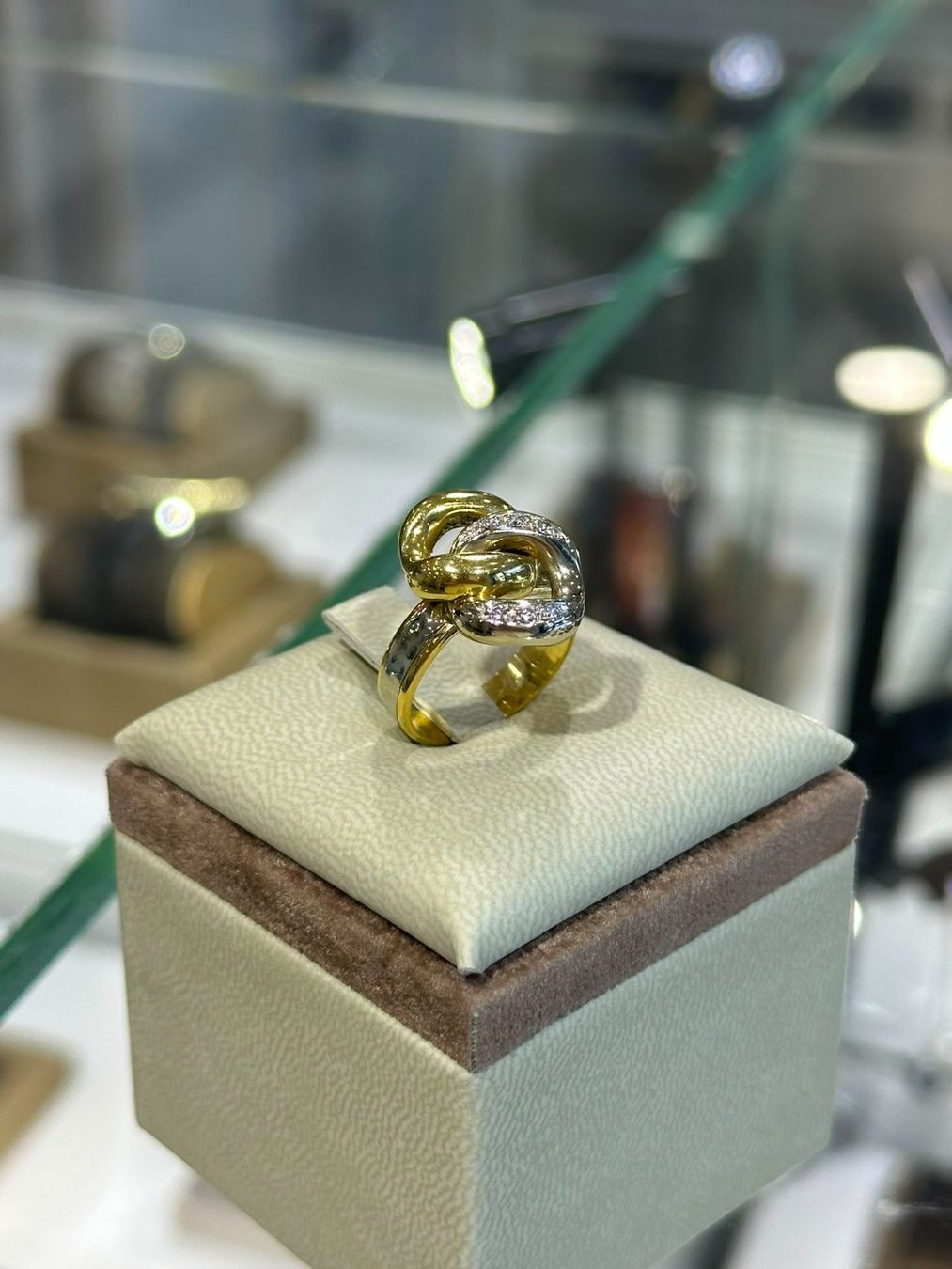 Bagues: 18 Karat - 750 Bicolor Ring mit Diamanten – D'occasion à Zürich par StargoldJewellery 2