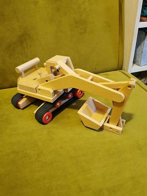 Fagus Holzspielzeug Bagger (Gebraucht) in Riehen fr CHF 115  mit  Lieferung auf Ricardo kaufen