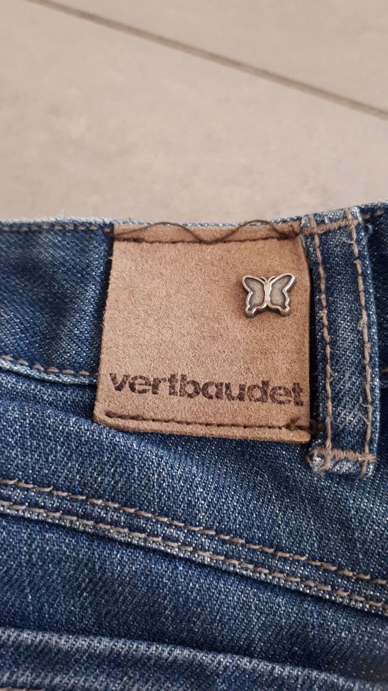 Pantaloni: Hosen für Mädchen – Usato da Konolfingen venduto da rose999 2