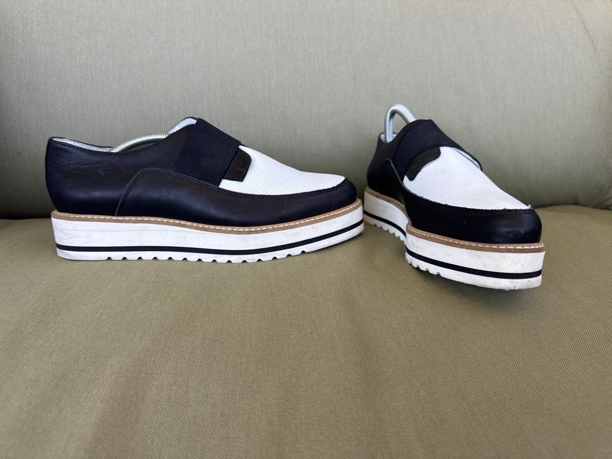 Scarpe da donna: Stylish Black & White Platform Loafers - EU Size 39 – Nuovo (secondo la descrizione) da Berneck venduto da E_ZLK
