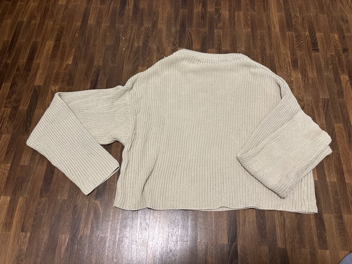 Pullover & Sweatshirts: Damen Pullover beige Grösse S – Gebraucht aus Hinwil von liviipivii 2