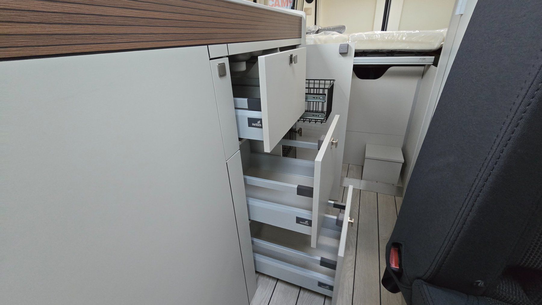 Westfalia Veicoli da campeggio: Westfalia Columbus 600 E, Grigio Campovolo – Nuovo e nell'imballaggio originale da Lohn-Ammannsegg venduto da MOBYCAMPERS 6