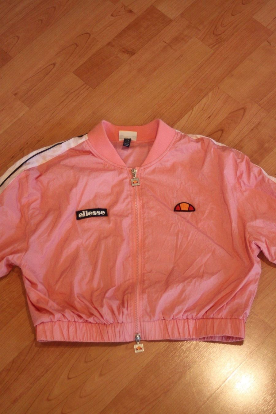 Ellesse Giacche: lachsfarbene Kurz- Jacke 40 Ellesse – Nuovo (secondo la descrizione) da Wenslingen venduto da Strick4Alpaca 1