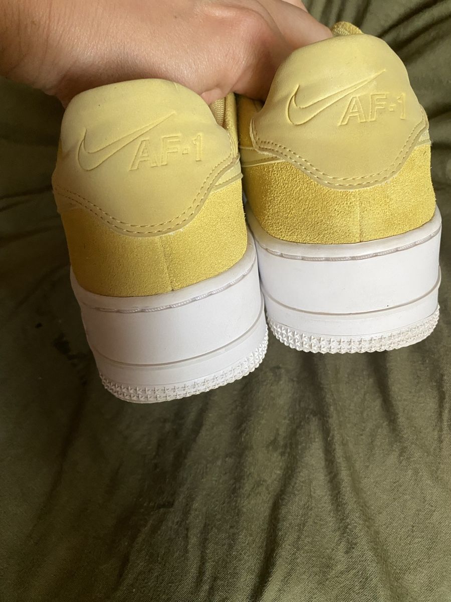 Nike Scarpe da donna: Nike Air Force 1 Sage daim, 40 – Nuovo (secondo la descrizione) da Geneve venduto da Monthoux13 2
