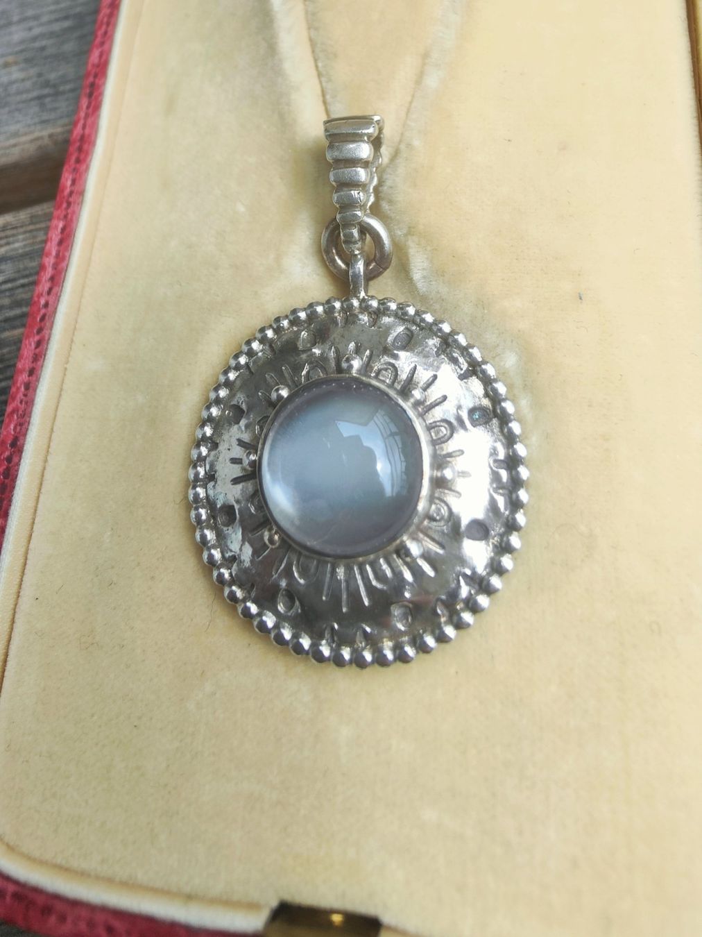 Ciondoli: Antik Jugendstil Cabochon Mondstein Silber 900 Anhänger – Usato da Schwyz venduto da chopaya 5