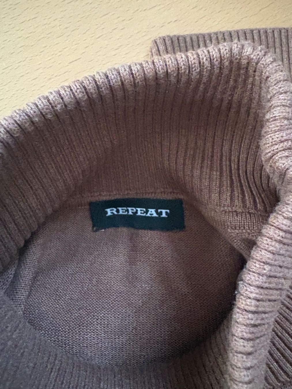 Repeat Pullover & Sweatshirts: Repeat Damen Pullover Stehkragen braun – Gebraucht aus Winterthur von Lepetitprince18 3