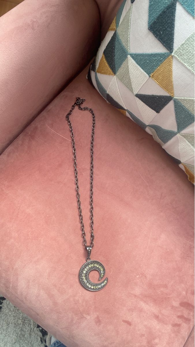 Catenine: Collier élégant avec pendentif – Usato da Pfäffikon SZ venduto da Laladi8001
