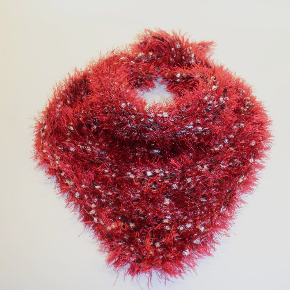 Foulards, Tücher & Schals: Strickschal handgestrickt Fransengarn, neuwertig – Gebraucht aus Weggis von daisyflower