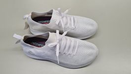 Sketchers blanches taille 41 neuves