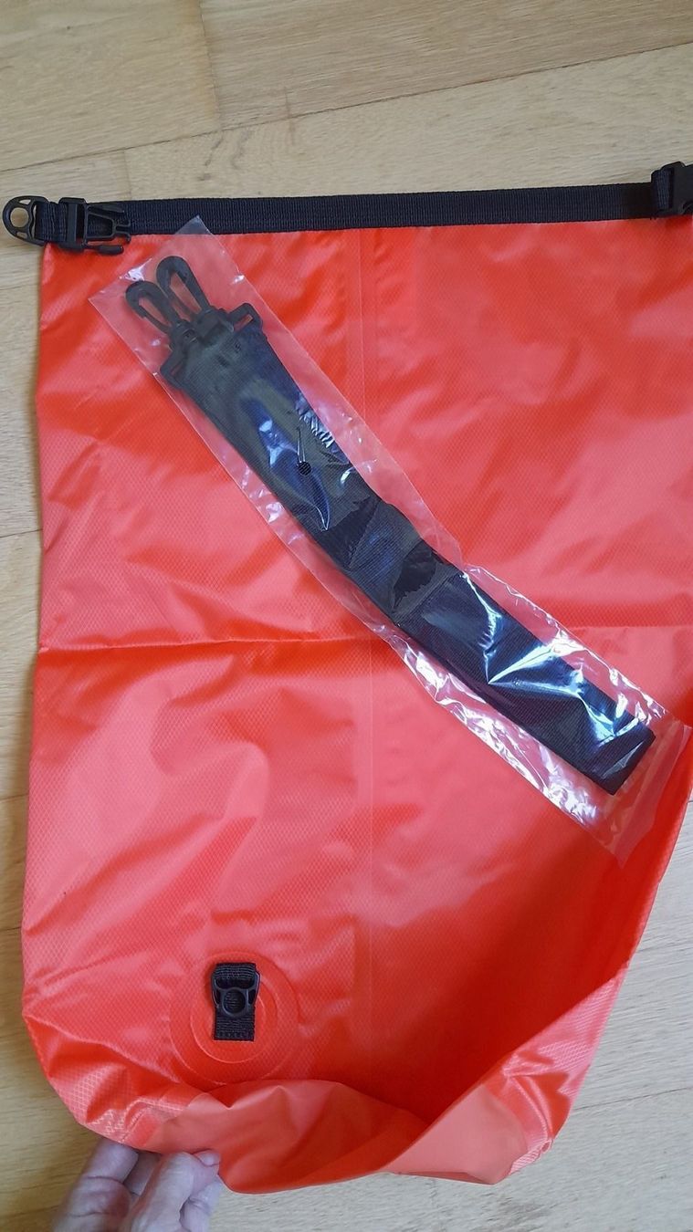 Borse: Dry Bag - wasserdichter Beutel/Sack – Nuovo e nell'imballaggio originale da Bern venduto da Debo99 2
