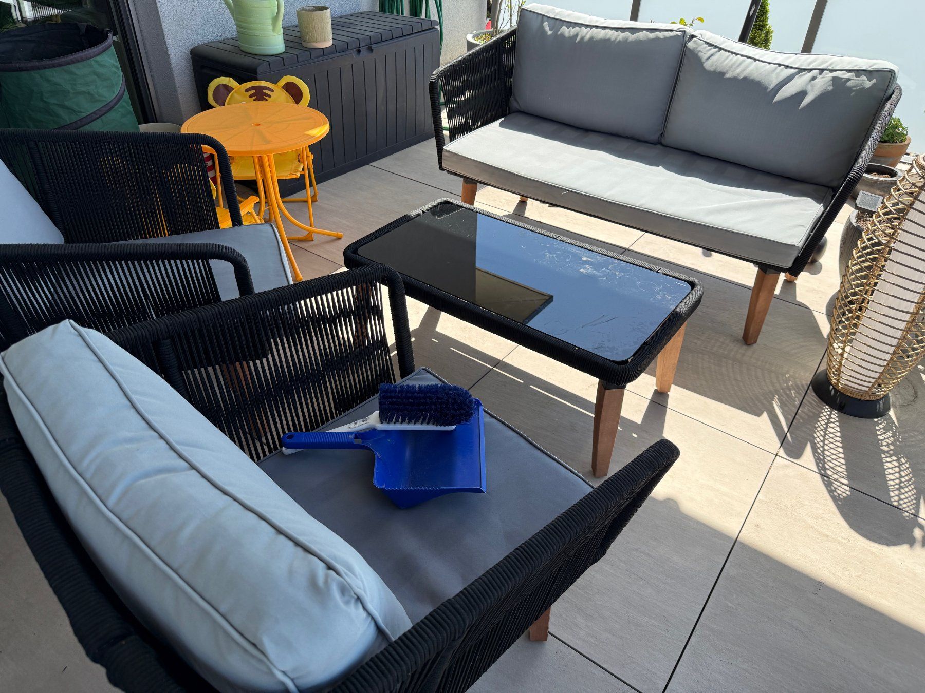 Panchine: Lounge mit 1 Bank und 2 Stühlen – Usato da Hinwil venduto da Msc7