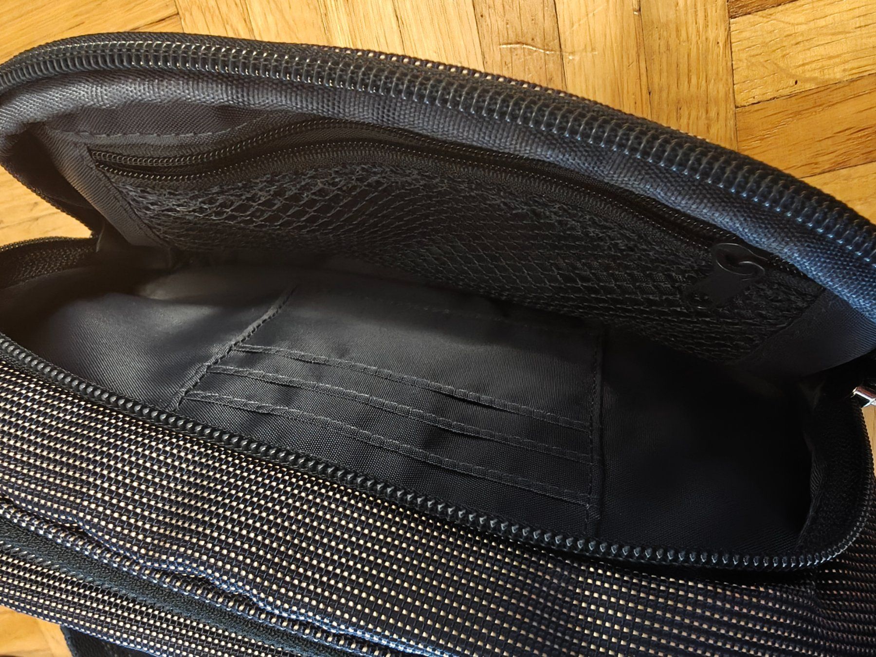 Taschen für Damen: Sicherheits-Bauchtasche – Neu (gemäss Beschreibung) aus Samedan von t_p_8nvs 1