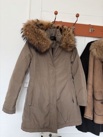 Damen Winterjacke mit Fellkapuze braun gebrauchter Zustand S