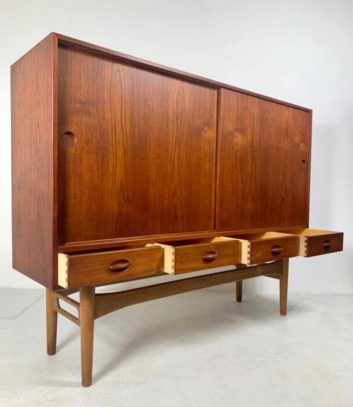 Cassettiere: Teak Sideboard Ejvind A Johansson Danish 60s – Usato da Basel venduto da MidMod20C 1