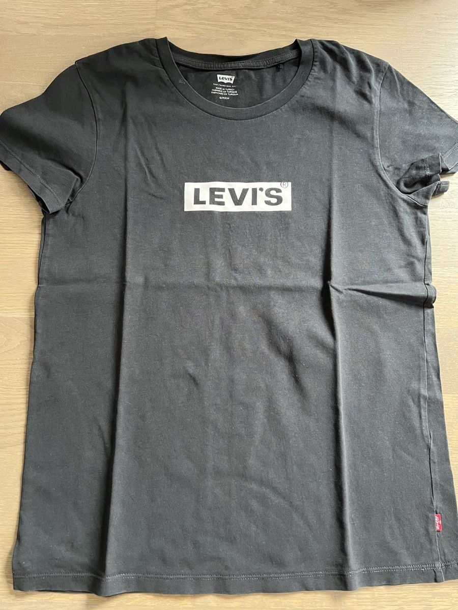 Levi's T-shirt: Levi's T-Shirt – Usato da Kriens venduto da Krienserin_T