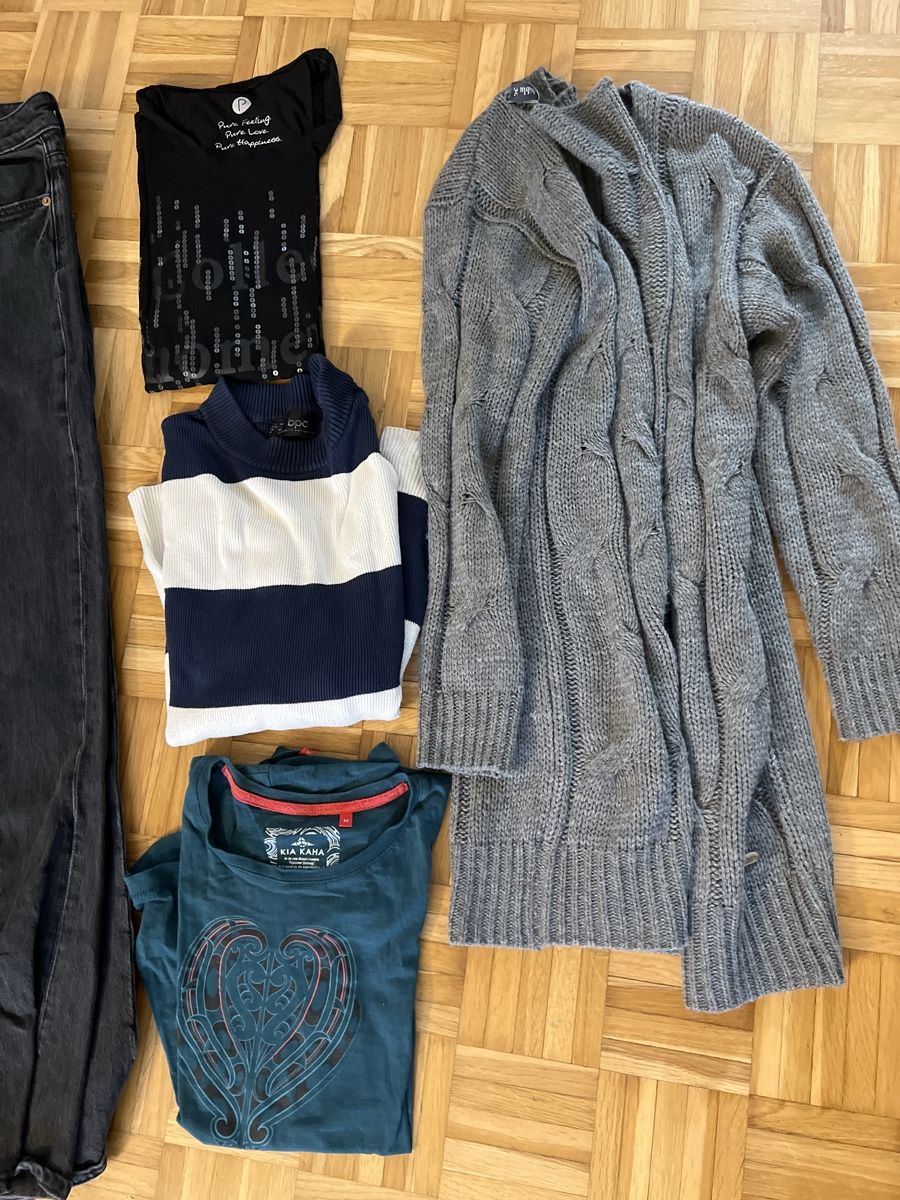 Lots de vêtements: Kleiderpaket Damen, Gr. 38 – D'occasion à Zuchwil par Commander0 5