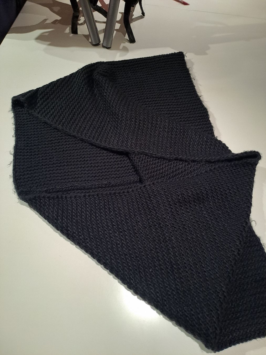 Foulard & Sciarpe: Écharpe "tube" noire – Usato da Valeyres-sous-Montagny venduto da Romy. 2