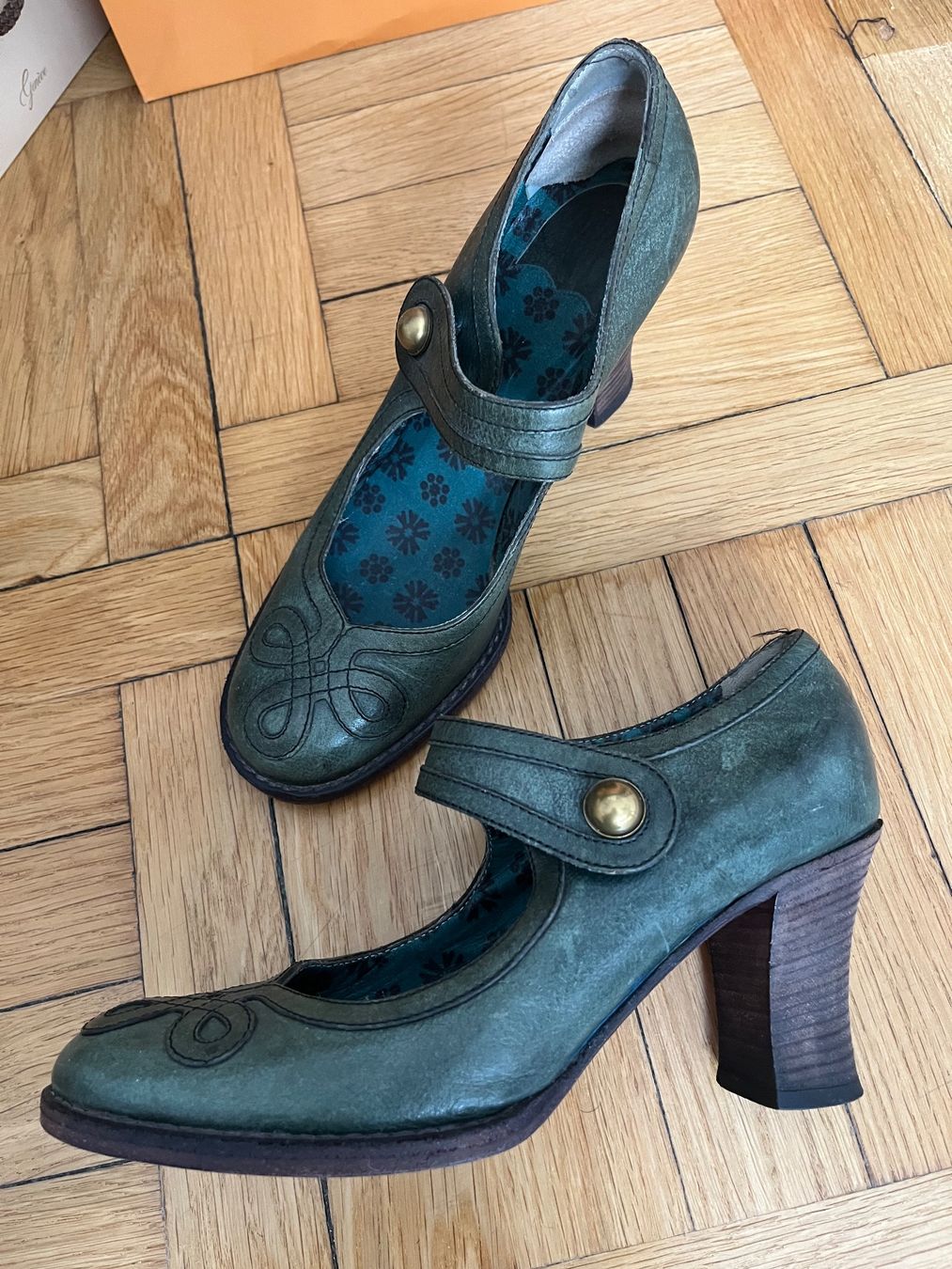 Scarpe da donna: Shoes Anna Sui size 38 – Usato da Chêne-Bougeries venduto da Seetooyoo 1