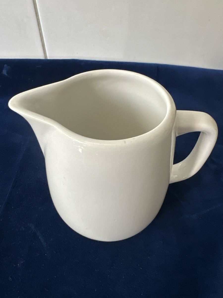 Rössler Caraffe: Rössler - Milchkännchen weiss 0.65L  – Usato da Zürich venduto da Chaeffeler