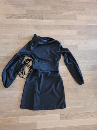 "le trou d'aiguille" Kleid dunkelgrau Grösse 38