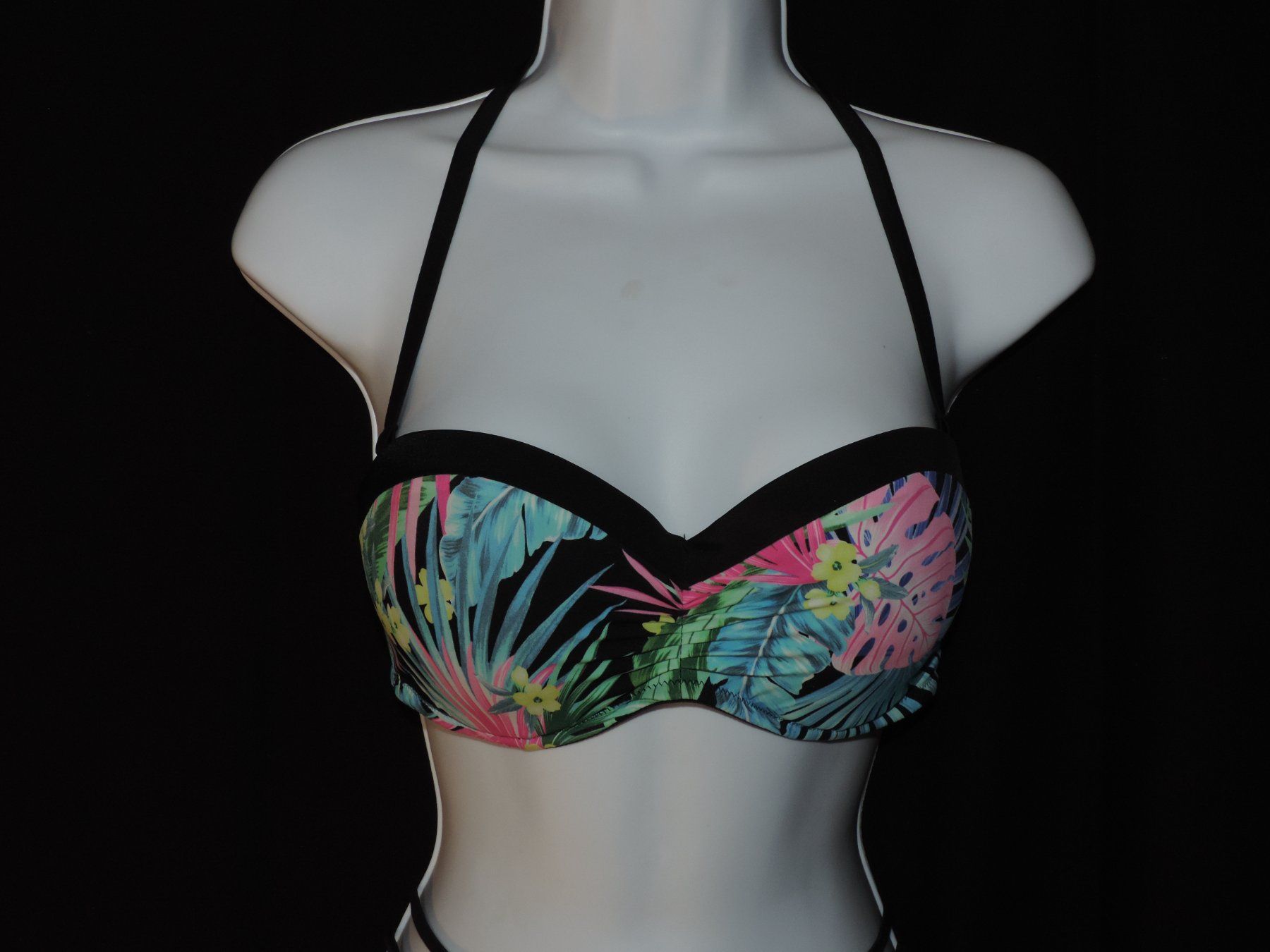Costumi da bagno & Bikini: maillots de bain fleurs exotiques – Usato da Genève venduto da Axelle333 3