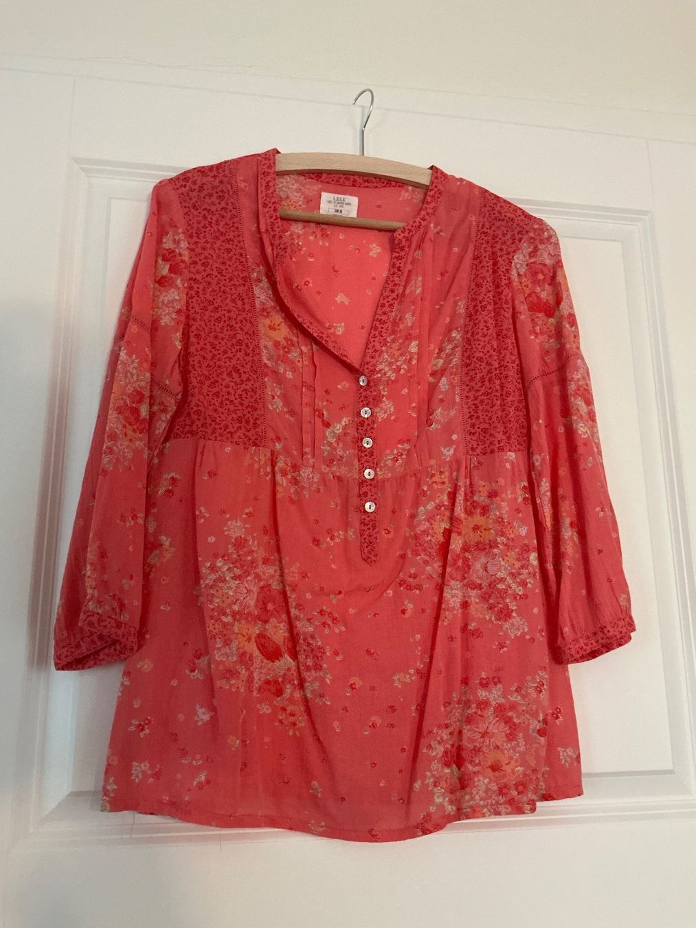 H&M Blusen: Sommer Bluse Gr. 36,  L.O.G.G., Koralle mit Blumenmuster – Gebraucht aus Aesch BL von Fortexx