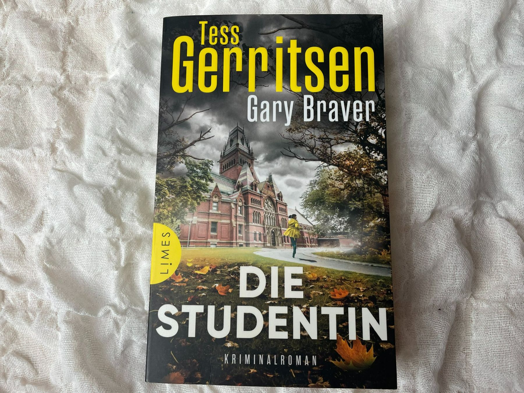 Libri: Tess Gerritsen / Die Studentin – Usato da Reinach AG venduto da Nahe